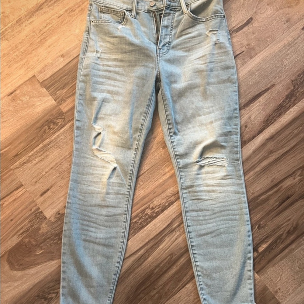 Lucky Brand Light Blue Skinny Jeans with Distressed Knee - Picture 2 of 7